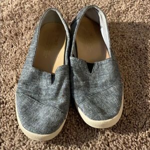 Gray Toms